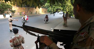 Security beefed up in Karachi after Lahore blast